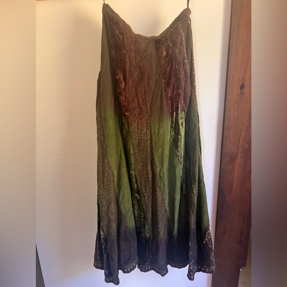 Women’s long fall/winter boho skirt new with tags small extra sequins.